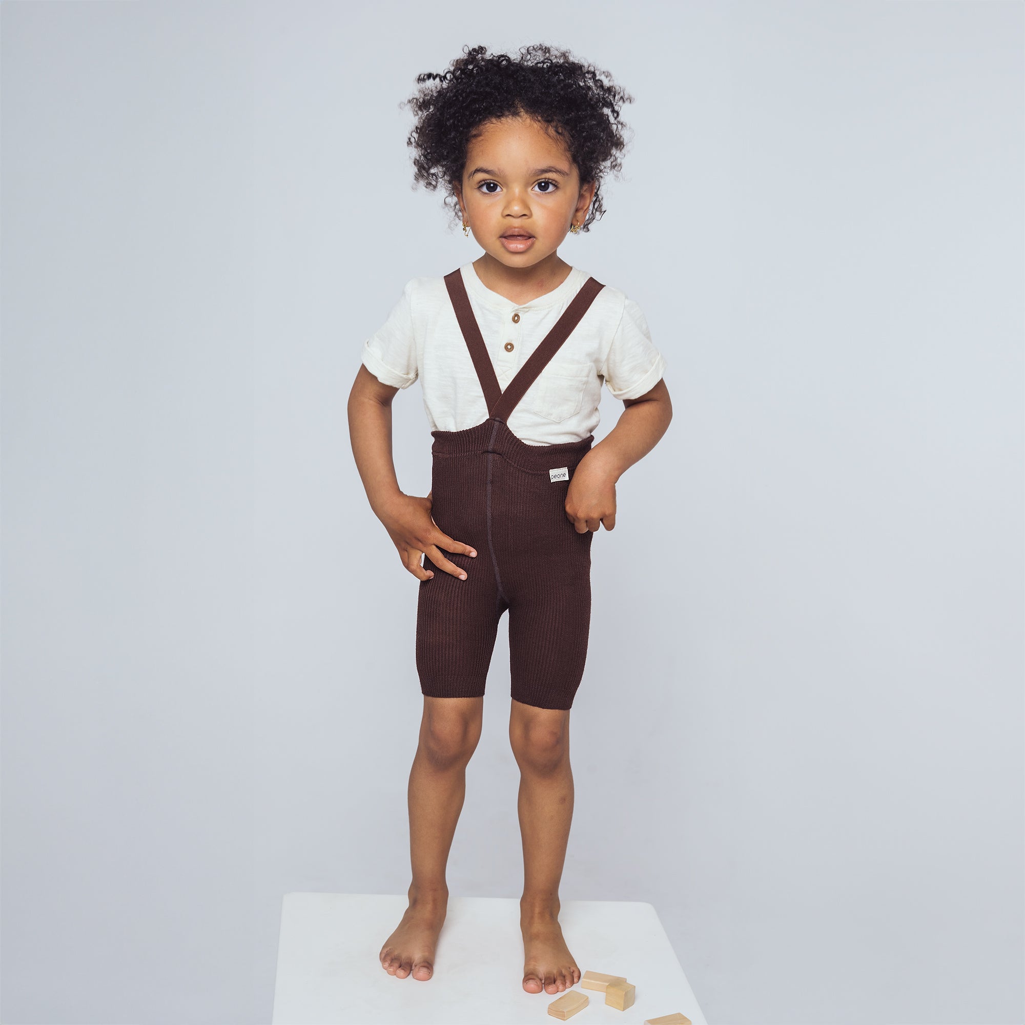Pantaloncini con bretelle - Marrone cioccolato